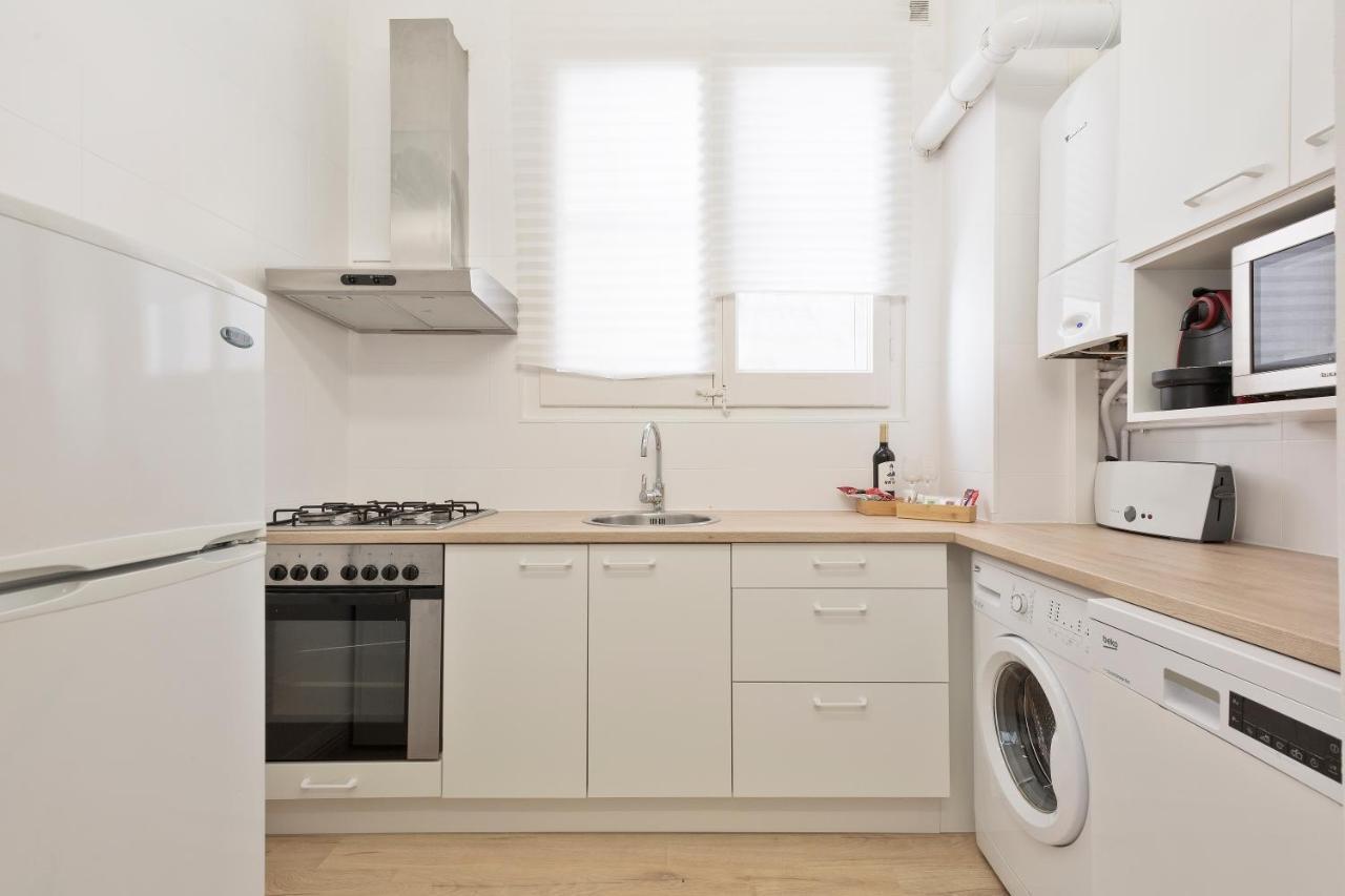 Suites4Days Gaudi Eixample Барселона Екстериор снимка