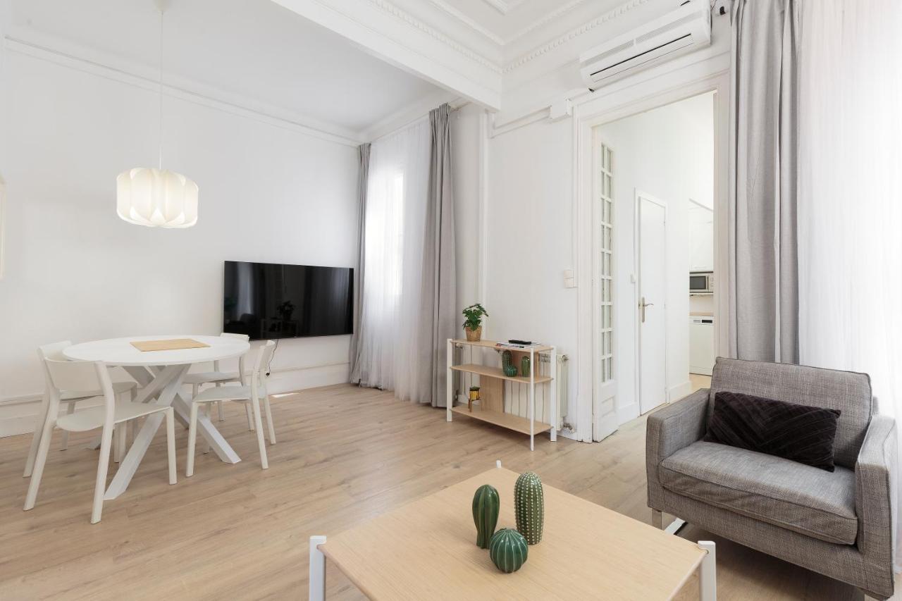 Suites4Days Gaudi Eixample Барселона Екстериор снимка