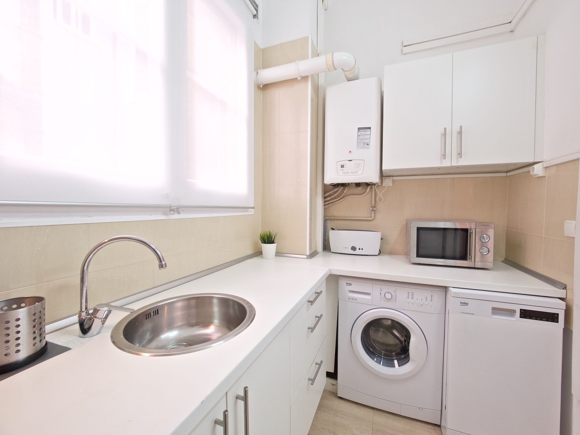 Suites4Days Gaudi Eixample Барселона Екстериор снимка